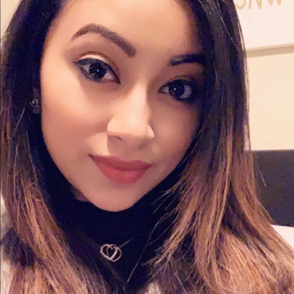 Meet your Posher, Emily